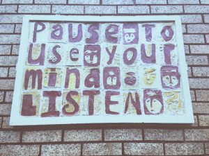 Pause to use your mind sign
