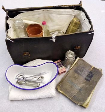 midwife’s case and contents