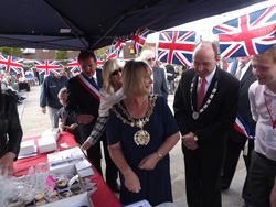 Mayor of Kierspe with Tameside children
