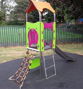 Multi-Play Unit,</p>Slide with rope ladder and metal ladder