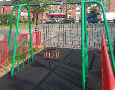 Cradle swing situated on wetpour