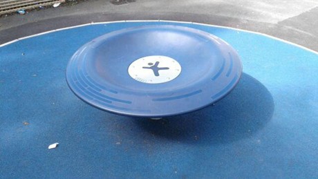 Inclusive spinning bowls situated on wetpour