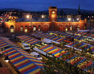 Image of the market at night