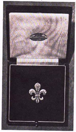 Brooch presented to Queen Elizabeth